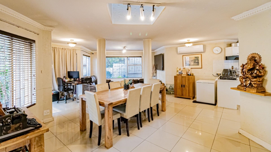 4 Bedroom Property for Sale in Corlett Gardens Gauteng