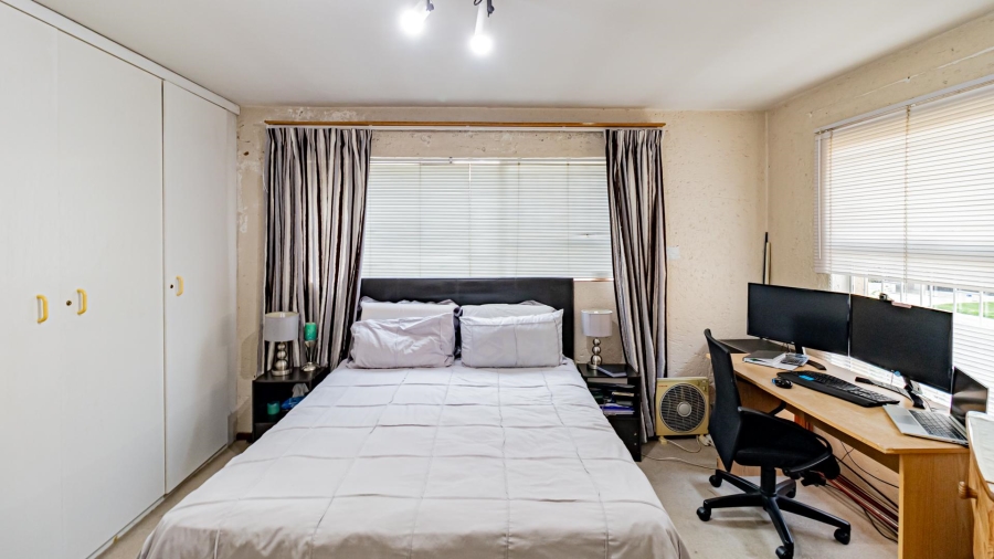 4 Bedroom Property for Sale in Corlett Gardens Gauteng