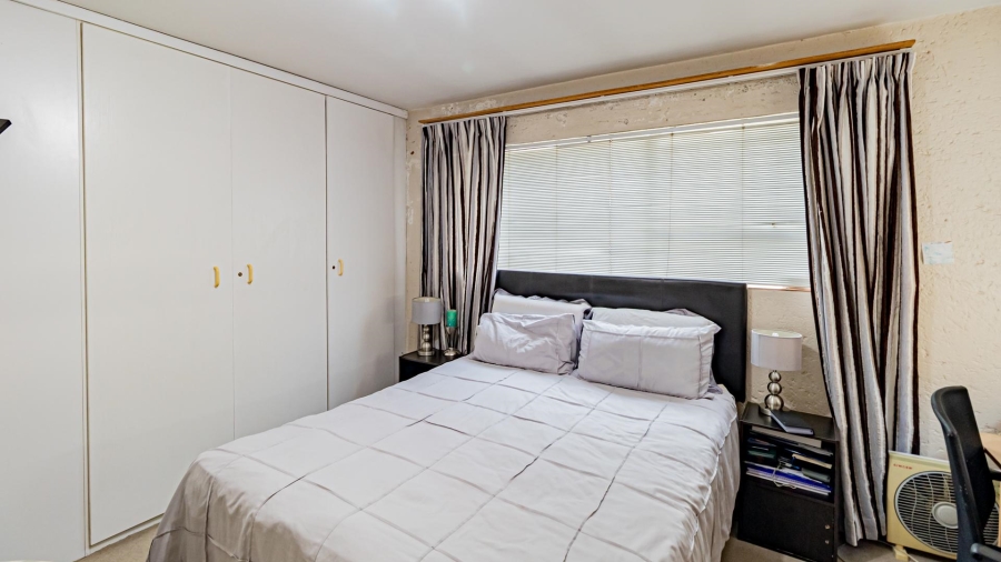 4 Bedroom Property for Sale in Corlett Gardens Gauteng