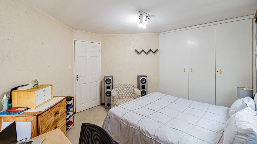 4 Bedroom Property for Sale in Corlett Gardens Gauteng