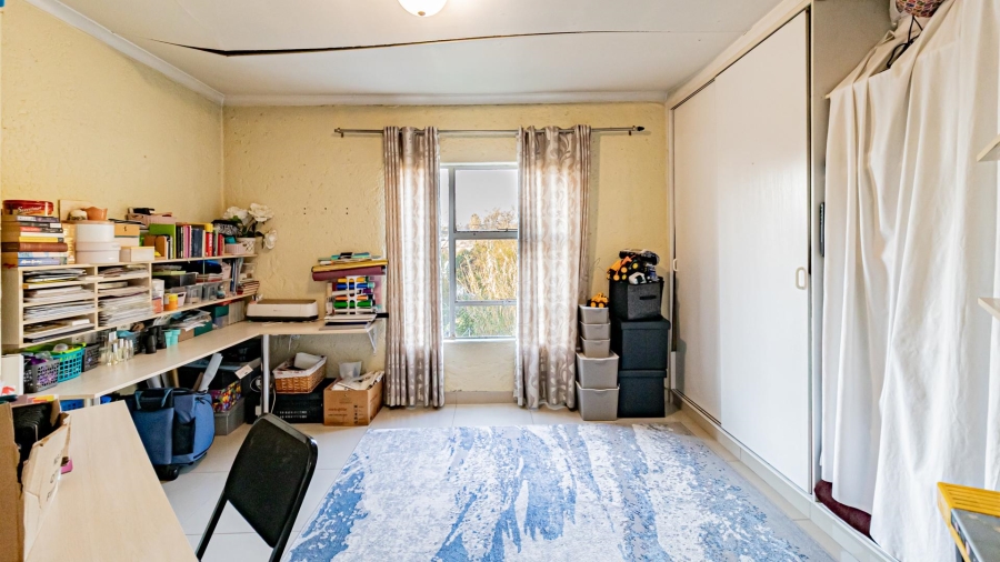4 Bedroom Property for Sale in Corlett Gardens Gauteng