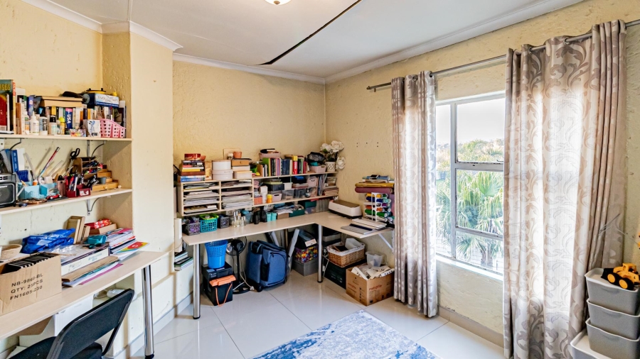 4 Bedroom Property for Sale in Corlett Gardens Gauteng