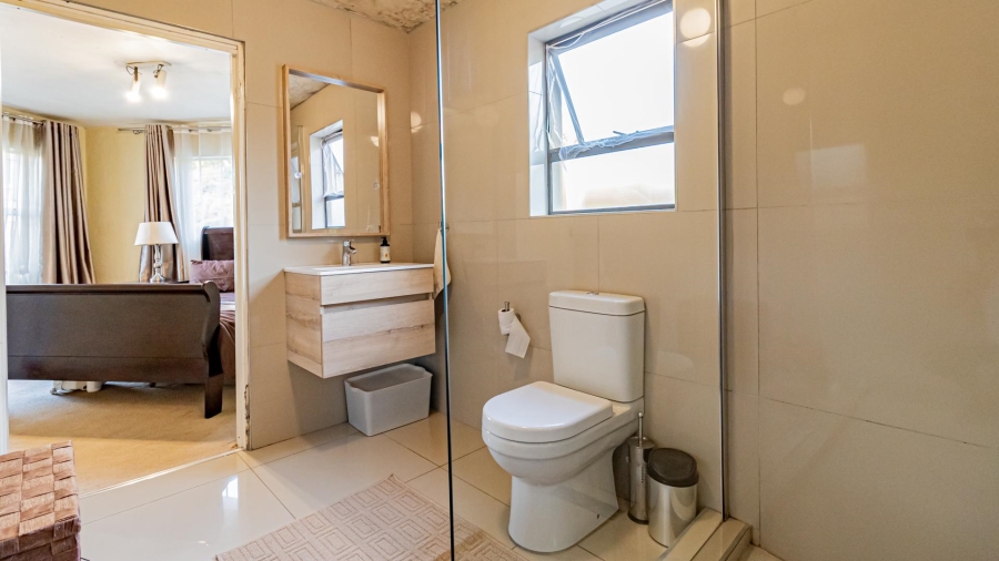 4 Bedroom Property for Sale in Corlett Gardens Gauteng