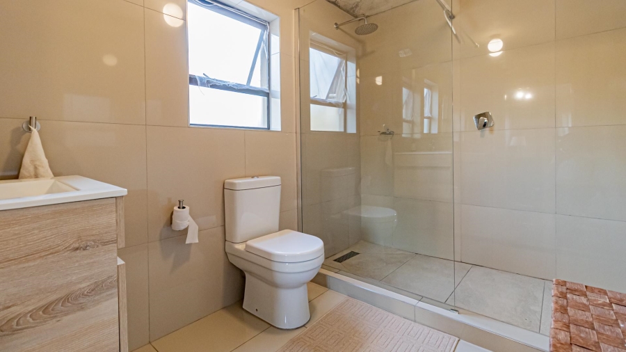 4 Bedroom Property for Sale in Corlett Gardens Gauteng