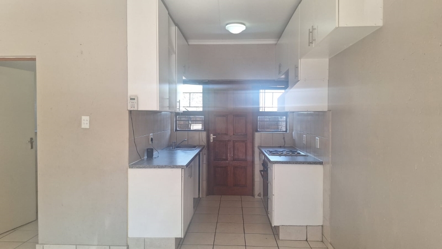 To Let 2 Bedroom Property for Rent in North Riding Gauteng