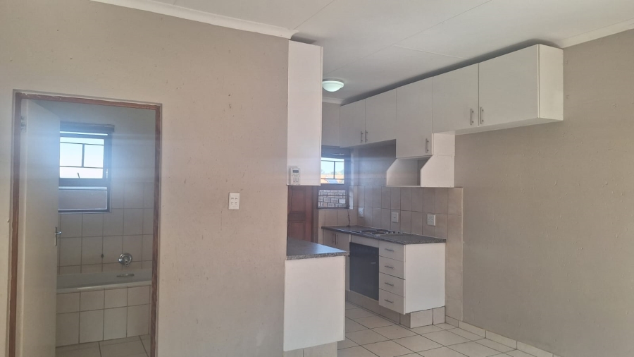 To Let 2 Bedroom Property for Rent in North Riding Gauteng