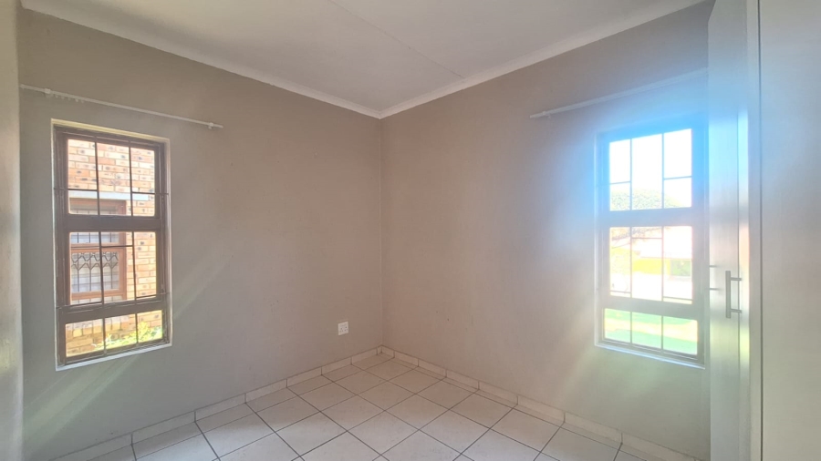 To Let 2 Bedroom Property for Rent in North Riding Gauteng