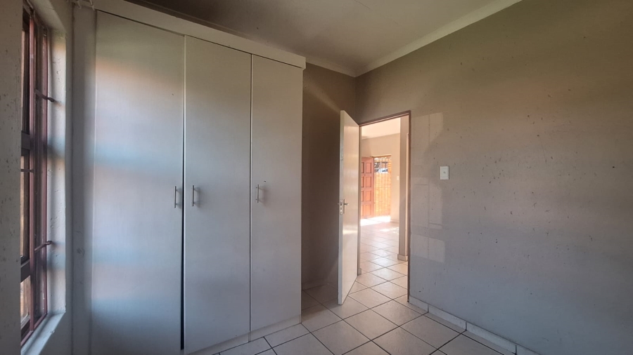 To Let 2 Bedroom Property for Rent in North Riding Gauteng