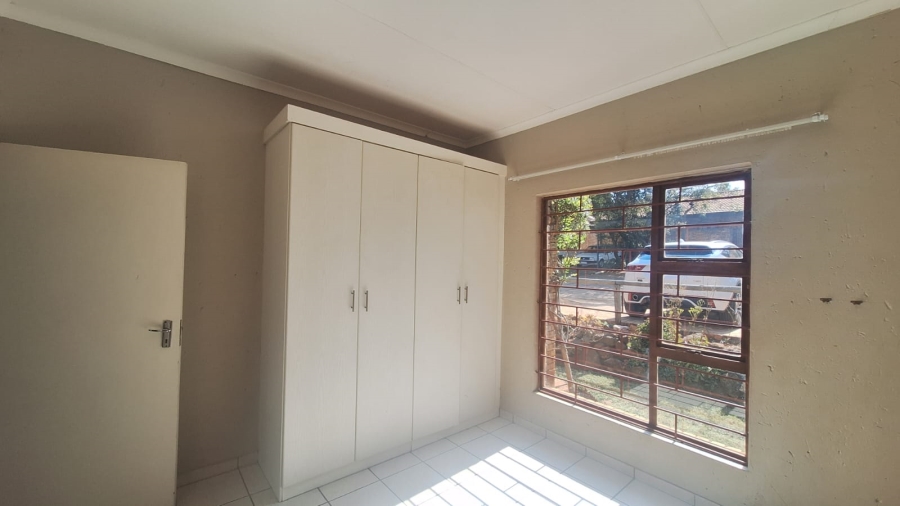 To Let 2 Bedroom Property for Rent in North Riding Gauteng