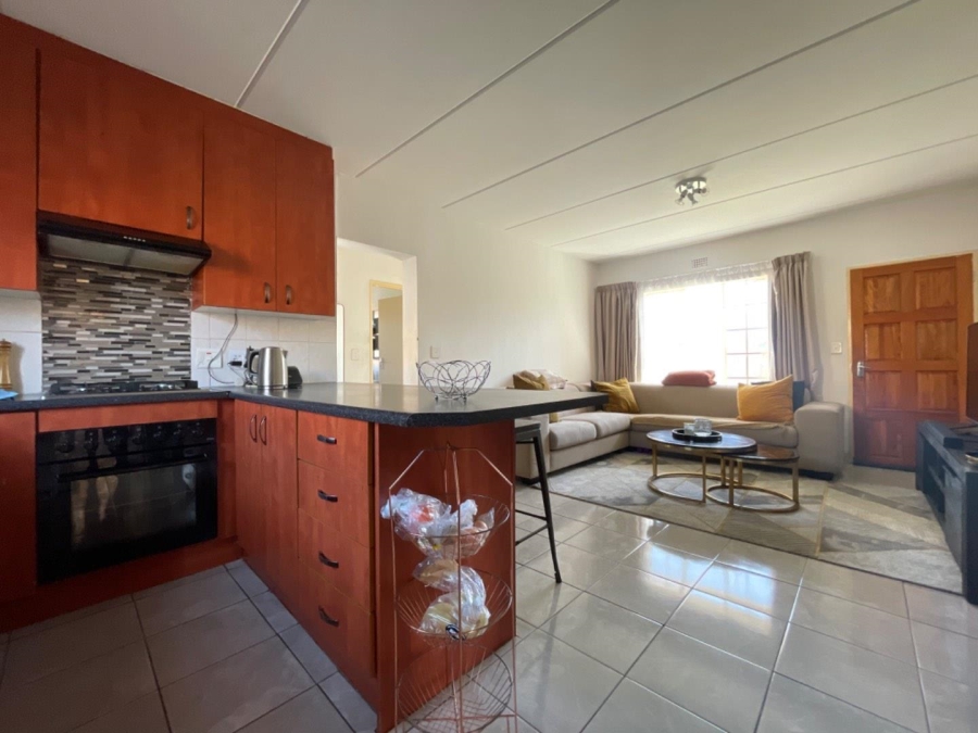 To Let 2 Bedroom Property for Rent in Chloorkop Gauteng