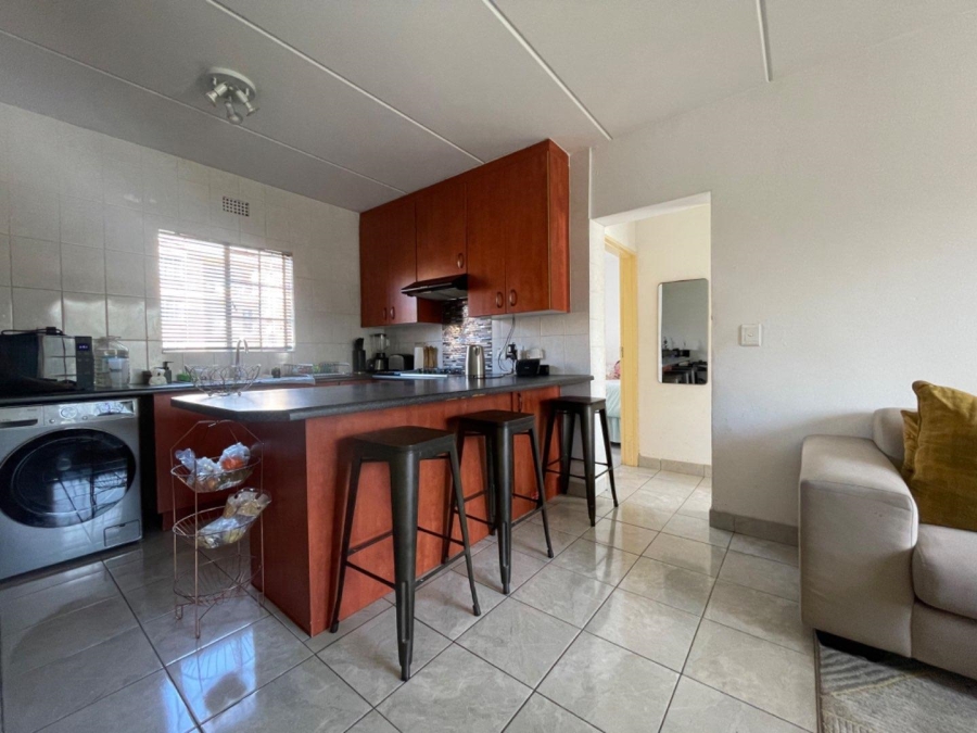 To Let 2 Bedroom Property for Rent in Chloorkop Gauteng