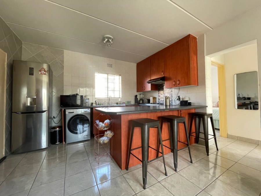 To Let 2 Bedroom Property for Rent in Chloorkop Gauteng