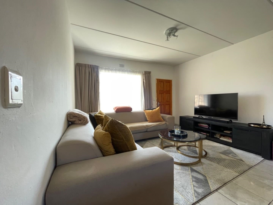 To Let 2 Bedroom Property for Rent in Chloorkop Gauteng