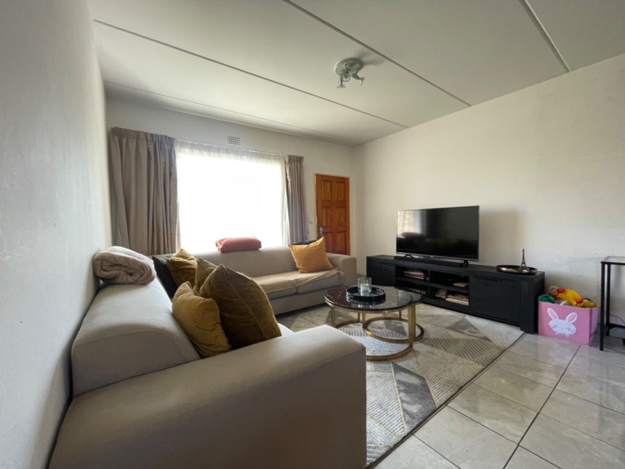 To Let 2 Bedroom Property for Rent in Chloorkop Gauteng