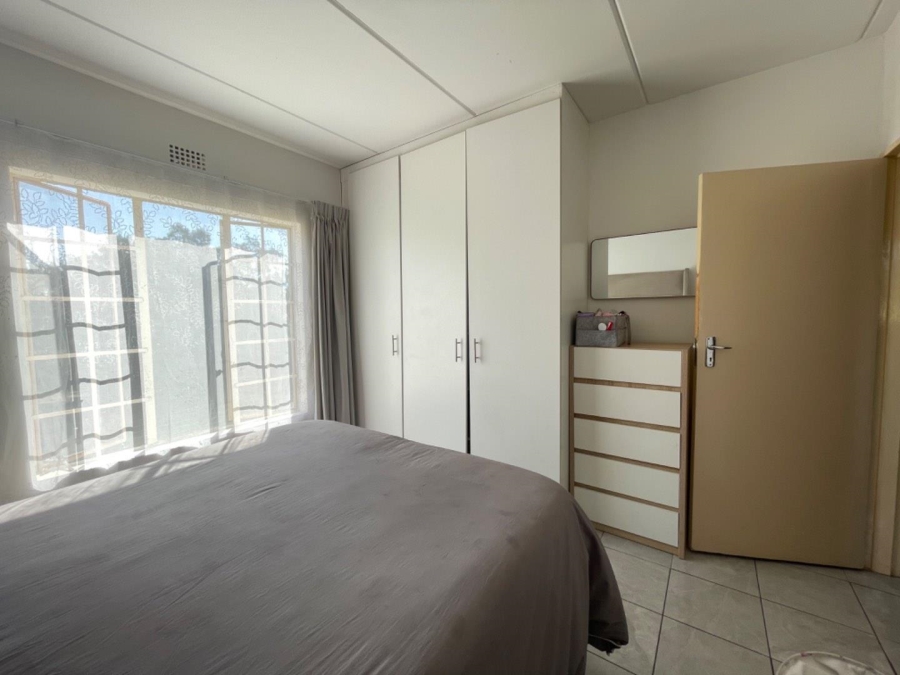 To Let 2 Bedroom Property for Rent in Chloorkop Gauteng