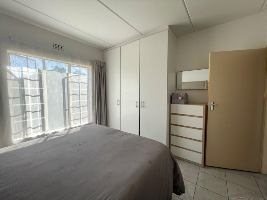 To Let 2 Bedroom Property for Rent in Chloorkop Gauteng