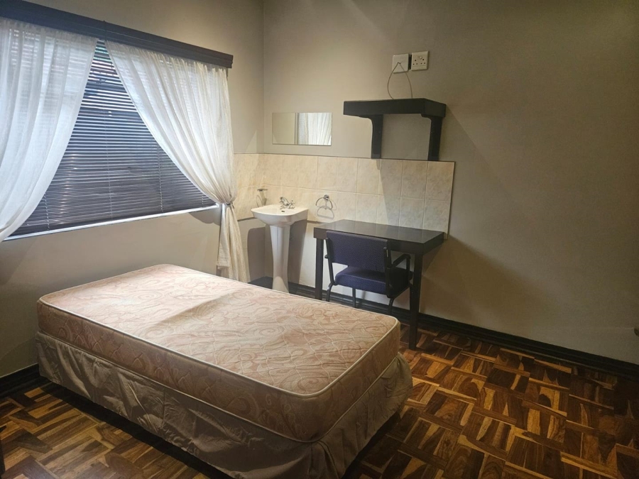 To Let 12 Bedroom Property for Rent in Lyttelton Manor Gauteng