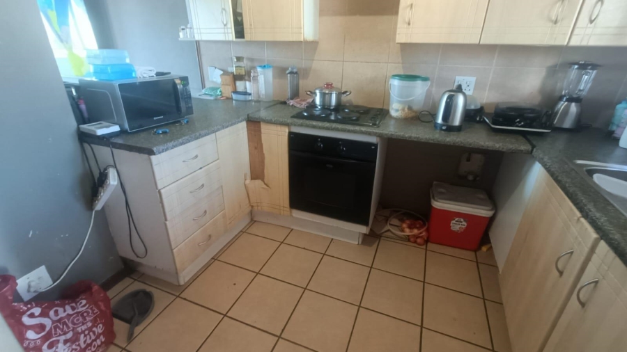 2 Bedroom Property for Sale in Die Hoewes Gauteng