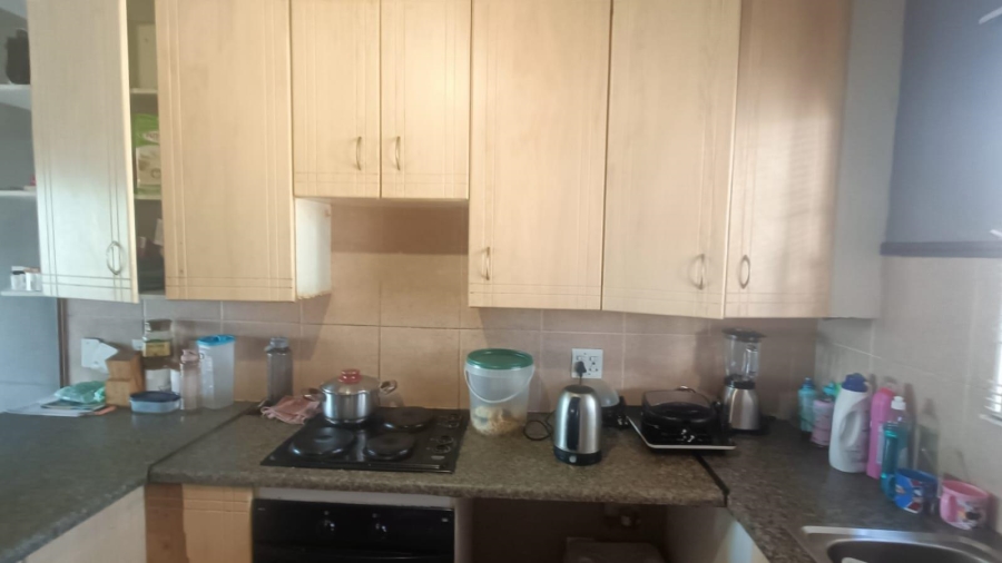2 Bedroom Property for Sale in Die Hoewes Gauteng