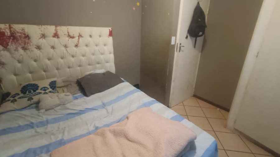 2 Bedroom Property for Sale in Die Hoewes Gauteng