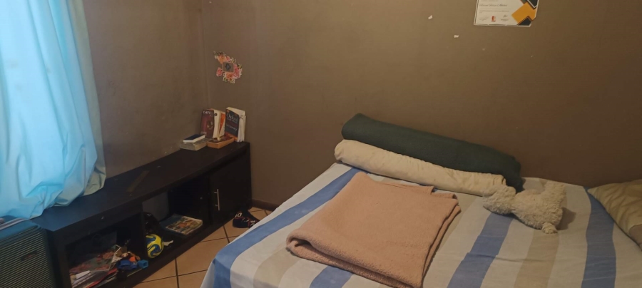 2 Bedroom Property for Sale in Die Hoewes Gauteng