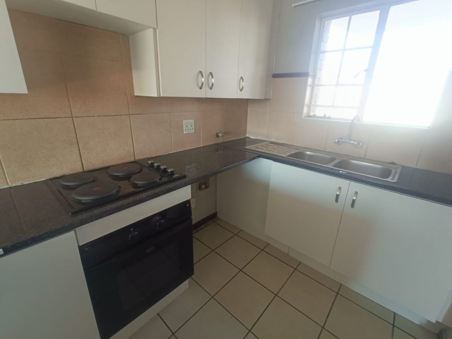 2 Bedroom Property for Sale in Die Hoewes Gauteng