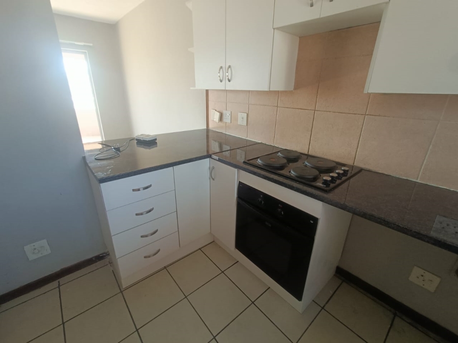 2 Bedroom Property for Sale in Die Hoewes Gauteng