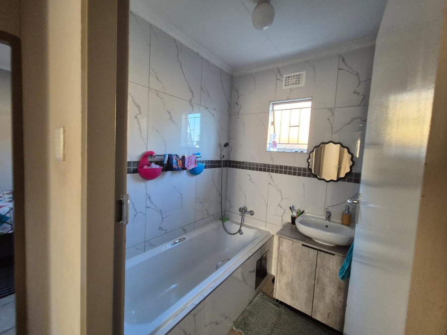 3 Bedroom Property for Sale in Sky City Gauteng