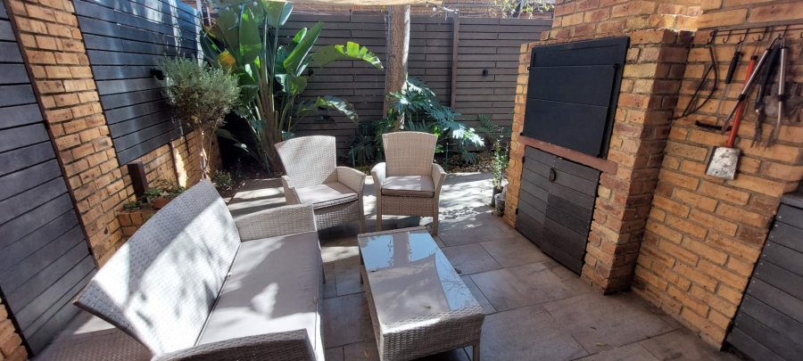 2 Bedroom Property for Sale in Brackendowns Gauteng