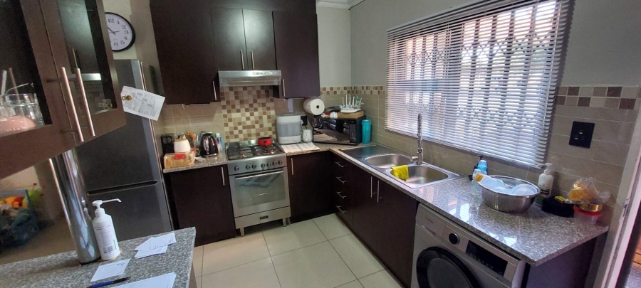 2 Bedroom Property for Sale in Brackendowns Gauteng