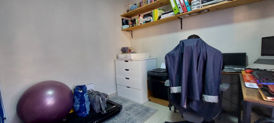 2 Bedroom Property for Sale in Brackendowns Gauteng
