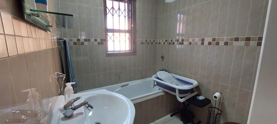 2 Bedroom Property for Sale in Brackendowns Gauteng