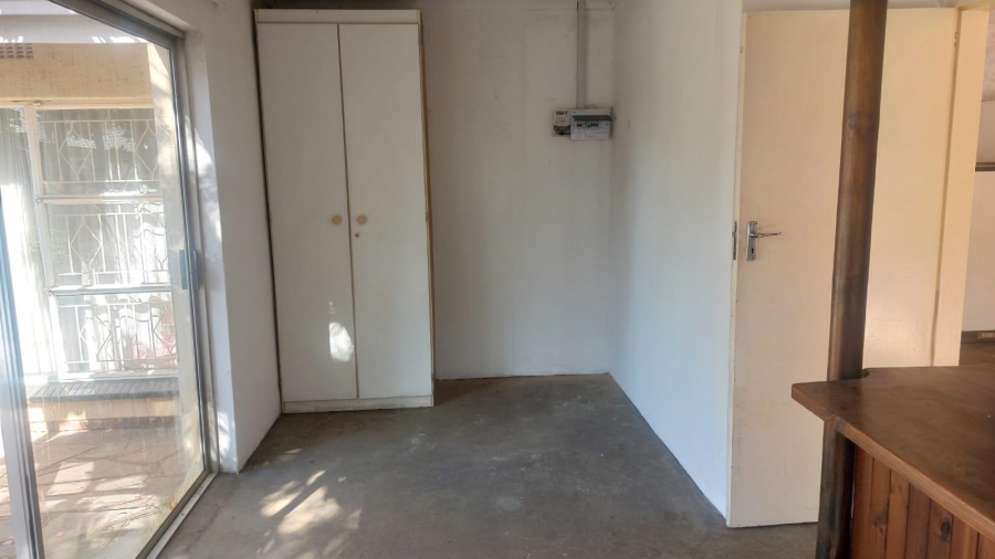 To Let 2 Bedroom Property for Rent in Brackenhurst Gauteng