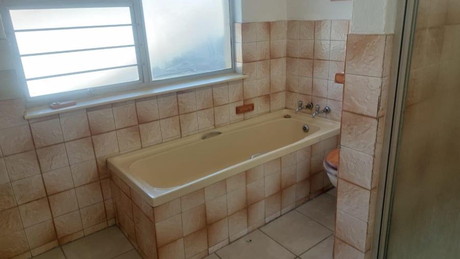 To Let 2 Bedroom Property for Rent in Brackenhurst Gauteng