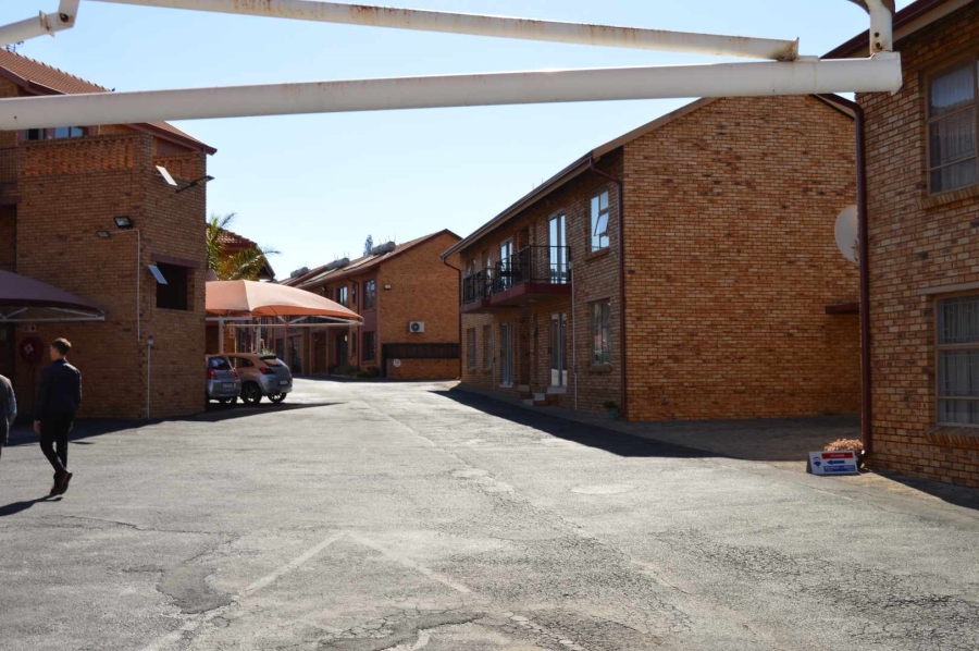 3 Bedroom Property for Sale in Brackendowns Gauteng