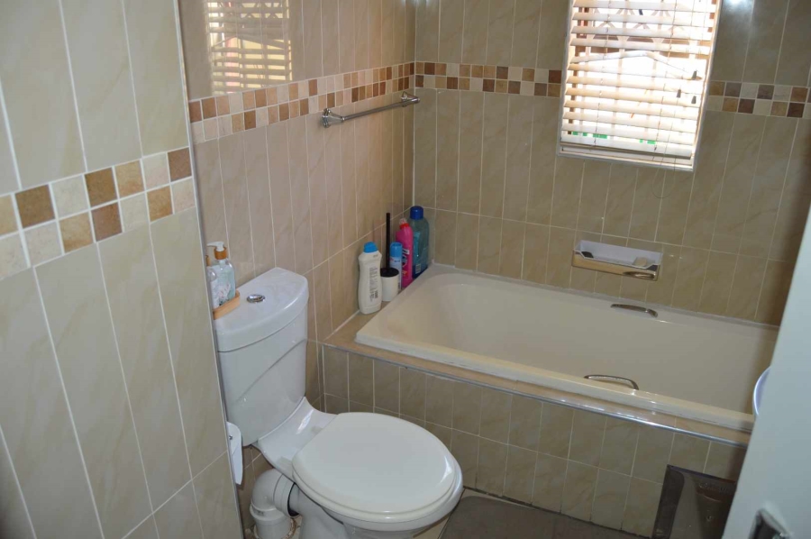 3 Bedroom Property for Sale in Brackendowns Gauteng