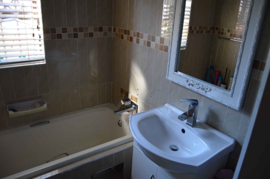 3 Bedroom Property for Sale in Brackendowns Gauteng