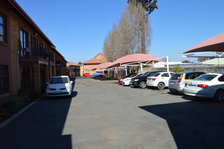 3 Bedroom Property for Sale in Brackendowns Gauteng
