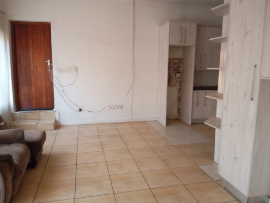 To Let 1 Bedroom Property for Rent in Brackendowns Gauteng