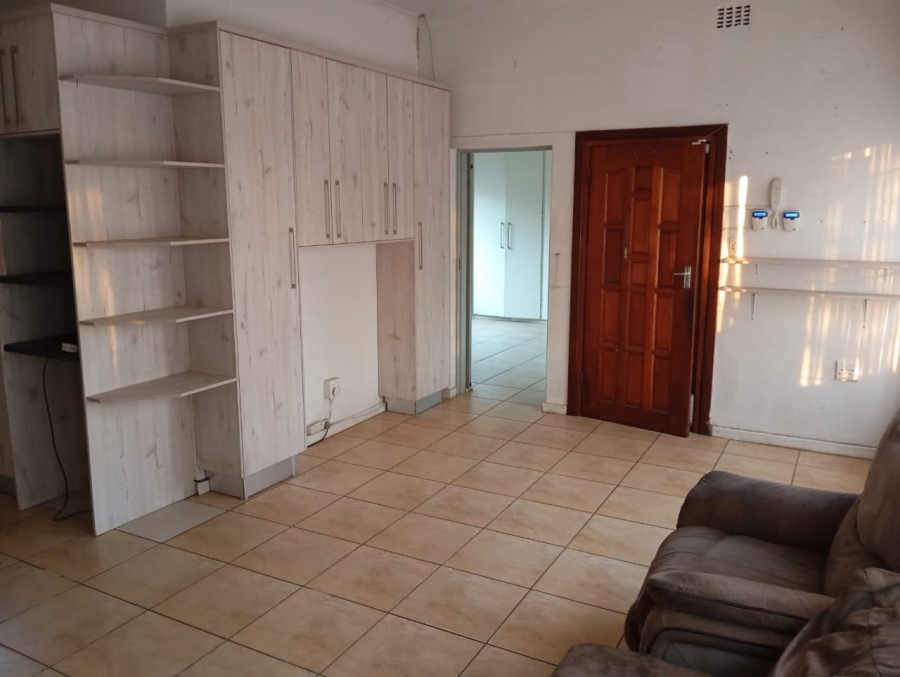 To Let 1 Bedroom Property for Rent in Brackendowns Gauteng