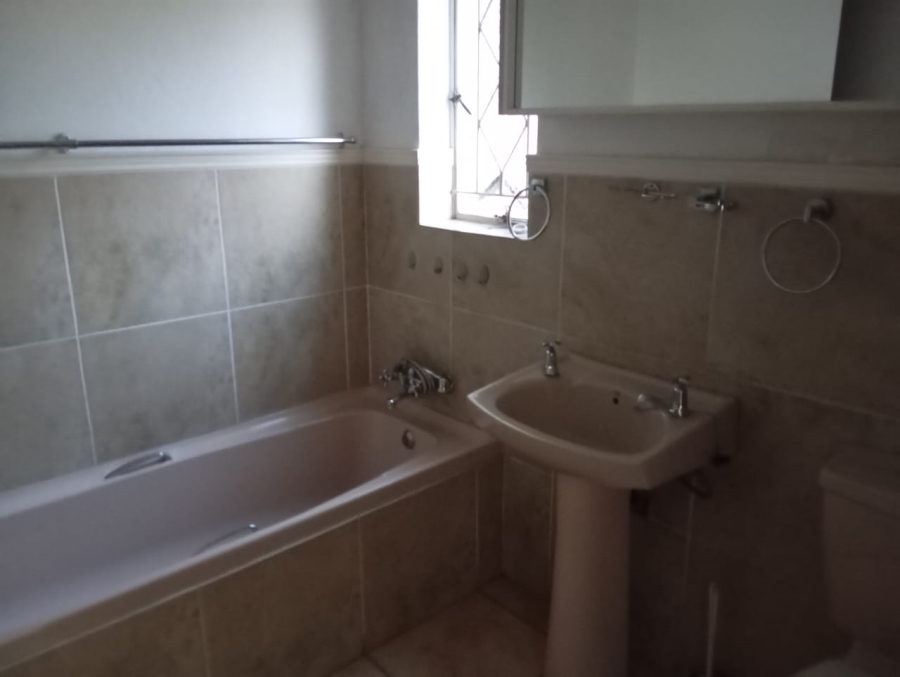 To Let 1 Bedroom Property for Rent in Brackendowns Gauteng