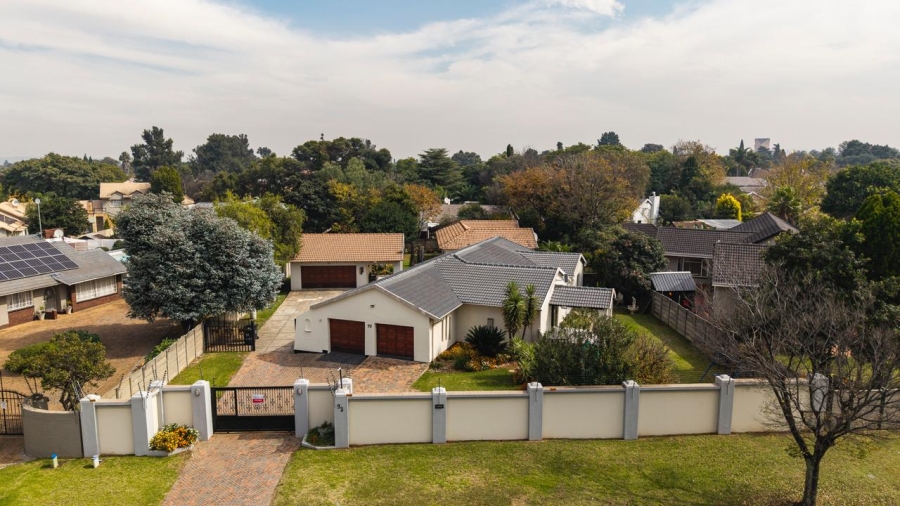 5 Bedroom Property for Sale in Brackenhurst Gauteng