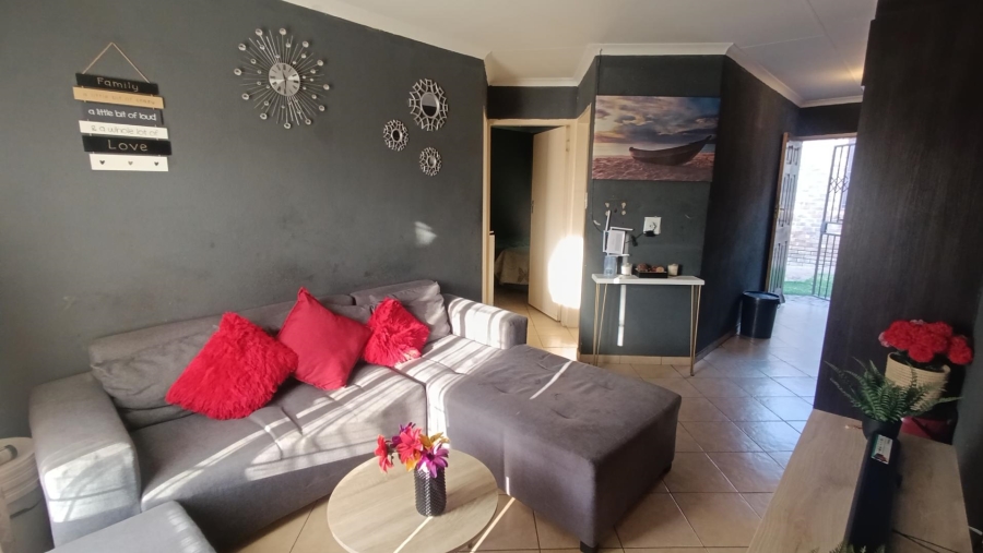 2 Bedroom Property for Sale in Olievenhoutbosch Gauteng