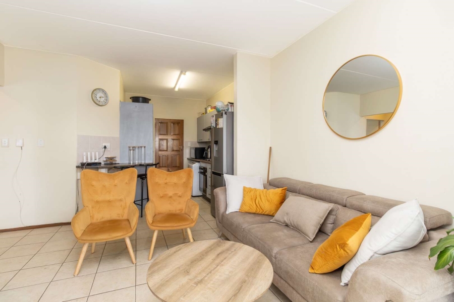 To Let 2 Bedroom Property for Rent in Little Falls Gauteng