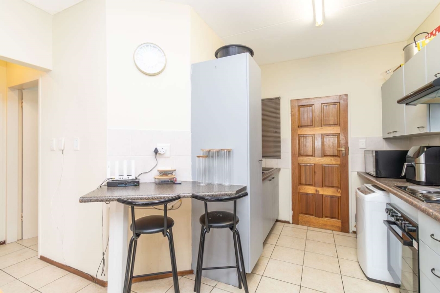 To Let 2 Bedroom Property for Rent in Little Falls Gauteng