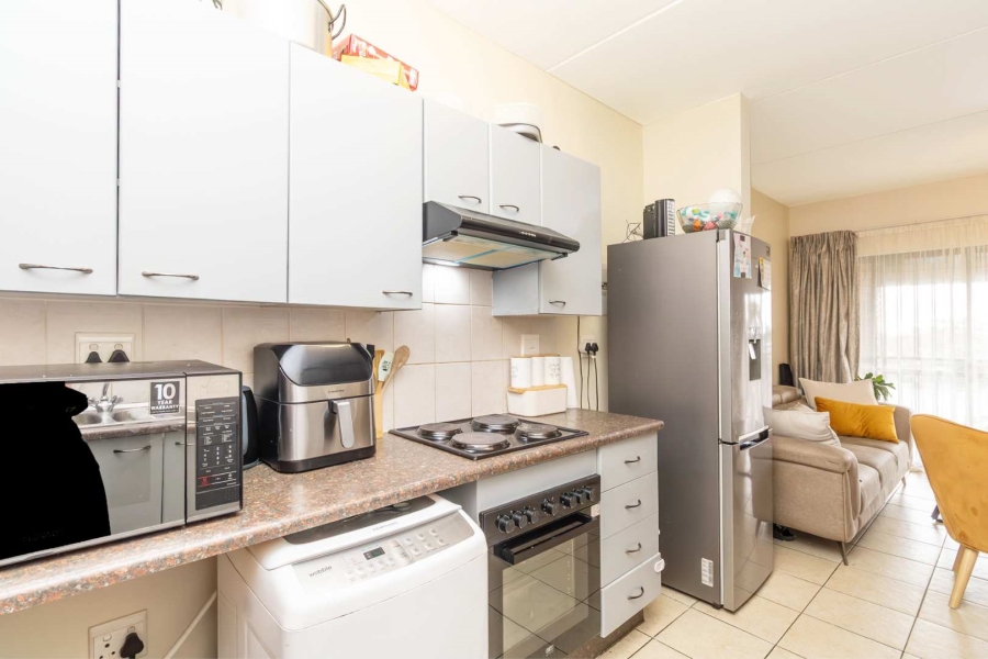 To Let 2 Bedroom Property for Rent in Little Falls Gauteng
