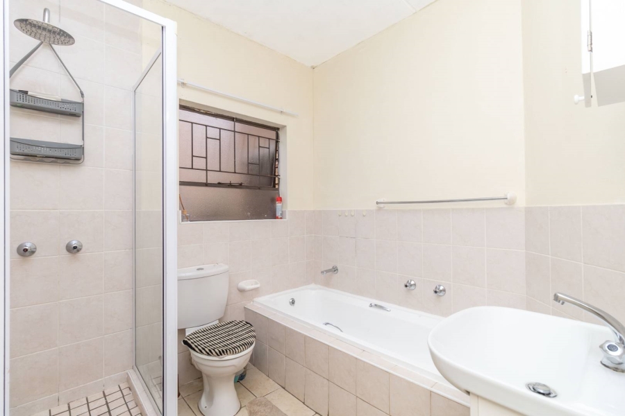 To Let 2 Bedroom Property for Rent in Little Falls Gauteng