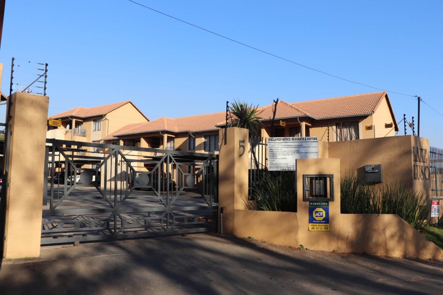 2 Bedroom Property for Sale in Florida Gauteng