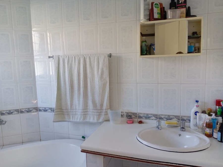 To Let 2 Bedroom Property for Rent in Bedford Gardens Gauteng