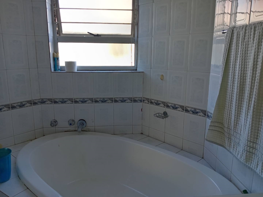 To Let 2 Bedroom Property for Rent in Bedford Gardens Gauteng